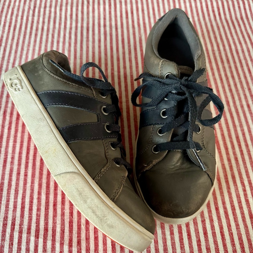 Ugg Dark Gray/Navy Sneakers, Youth Size 3